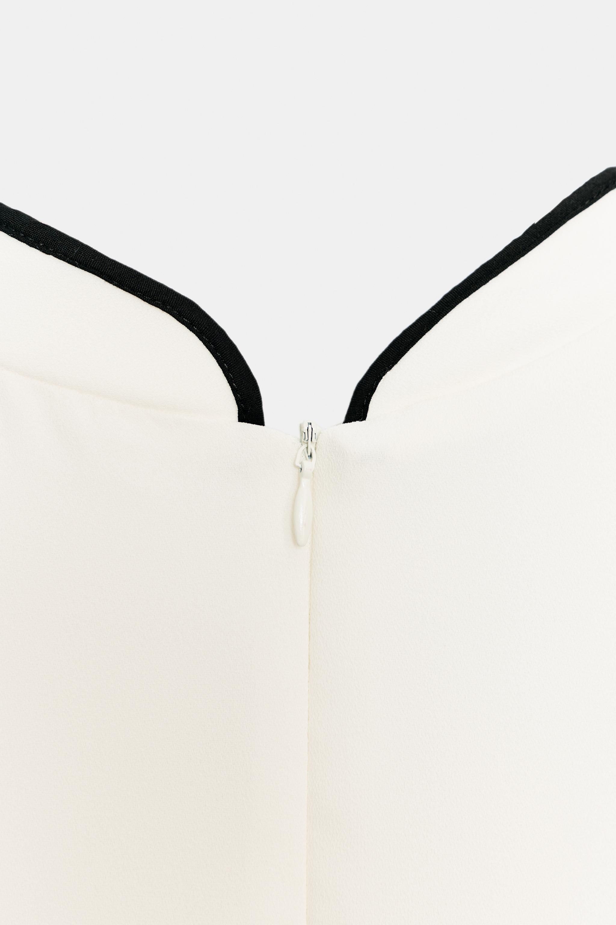 SHORT FROG CLASP DRESS